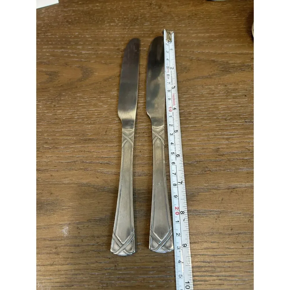 Lot of 2 Farberware MADELINE Dinner‎ Knives Stainless 9” Knife Flatware